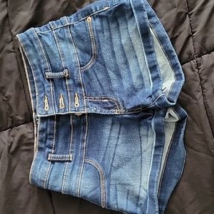 Mid rise, no boundaries jean shorts
